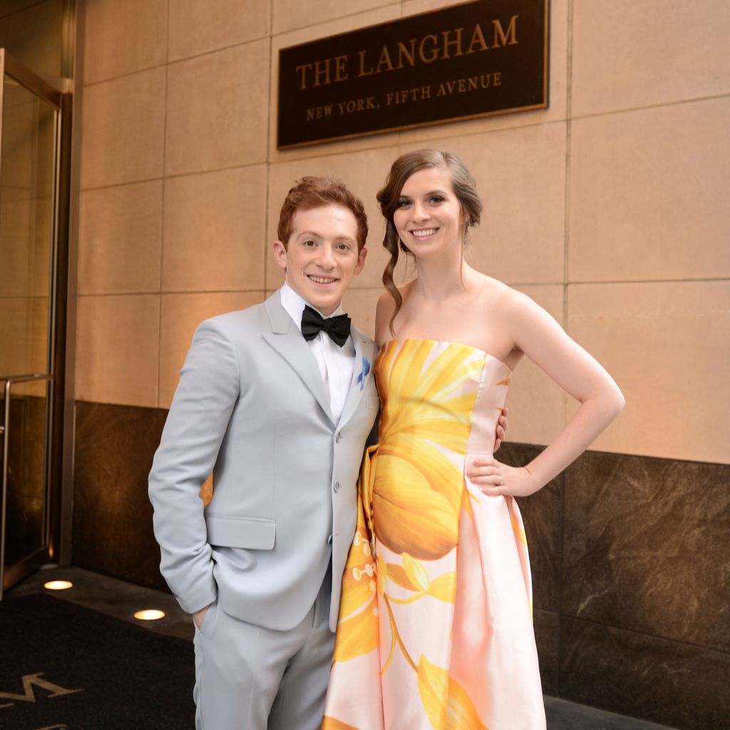 Ethan Slater und seine Ehefrau Lilly Jay im Jahr 2018