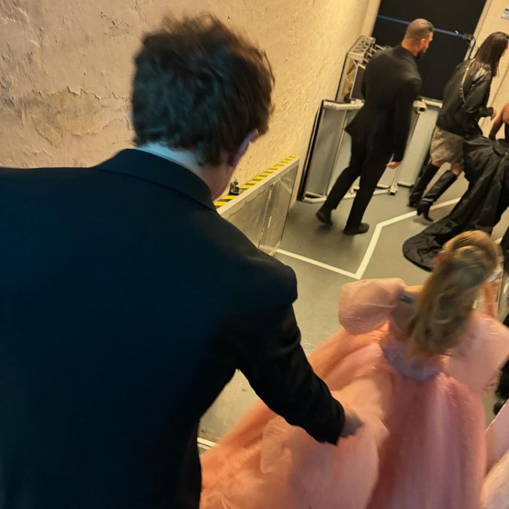 Das erste gemeinsame Instagramfoto von Ethan Slater und Ariana Grande, November 2024