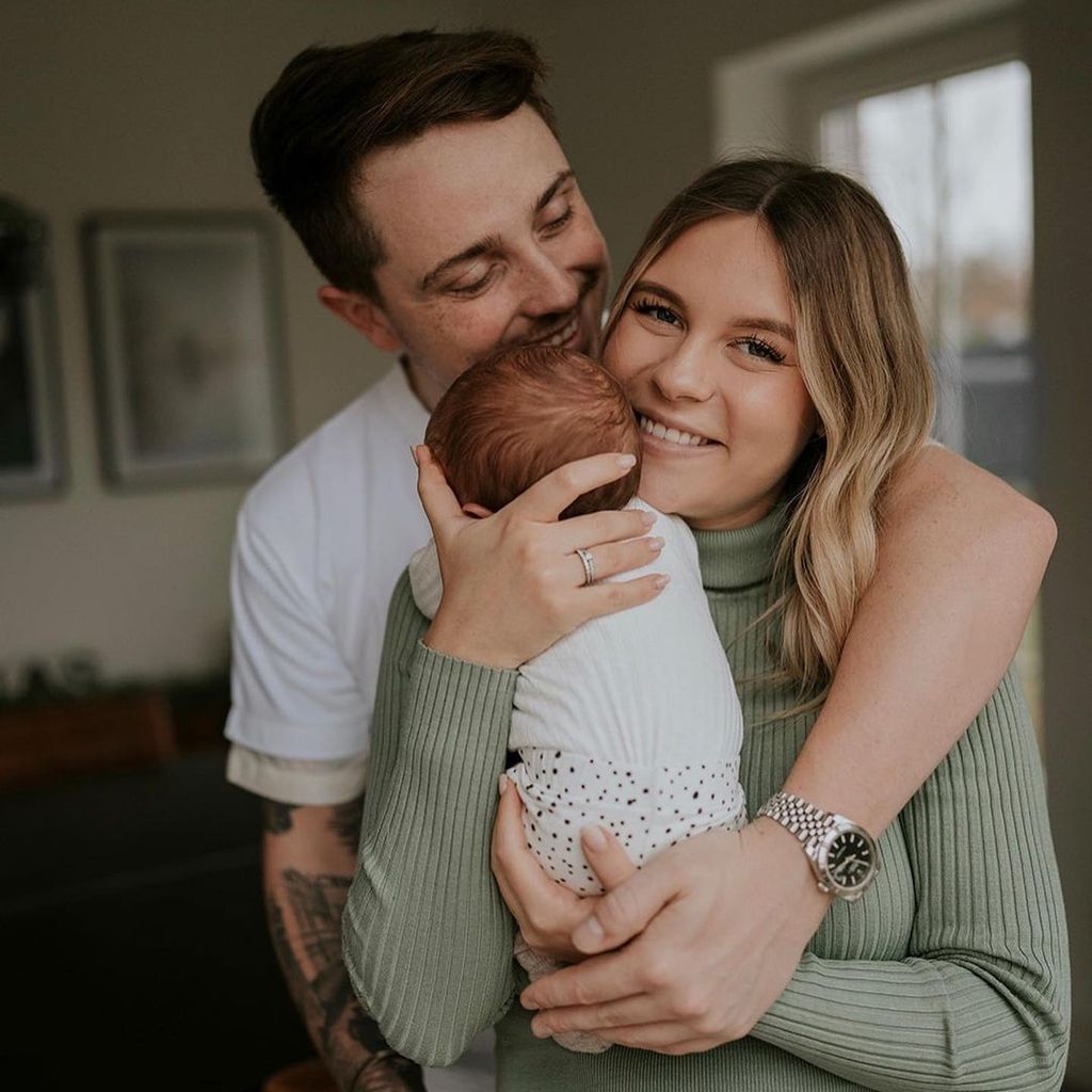 Eugen Kazakov, Dagi Bee und ihr Baby Nelio