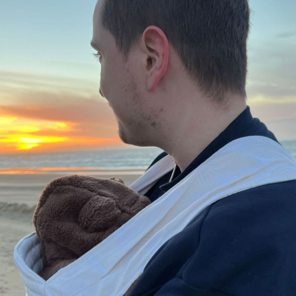 Eugen Kazakov mit seinem Sohn Nelio in Holland