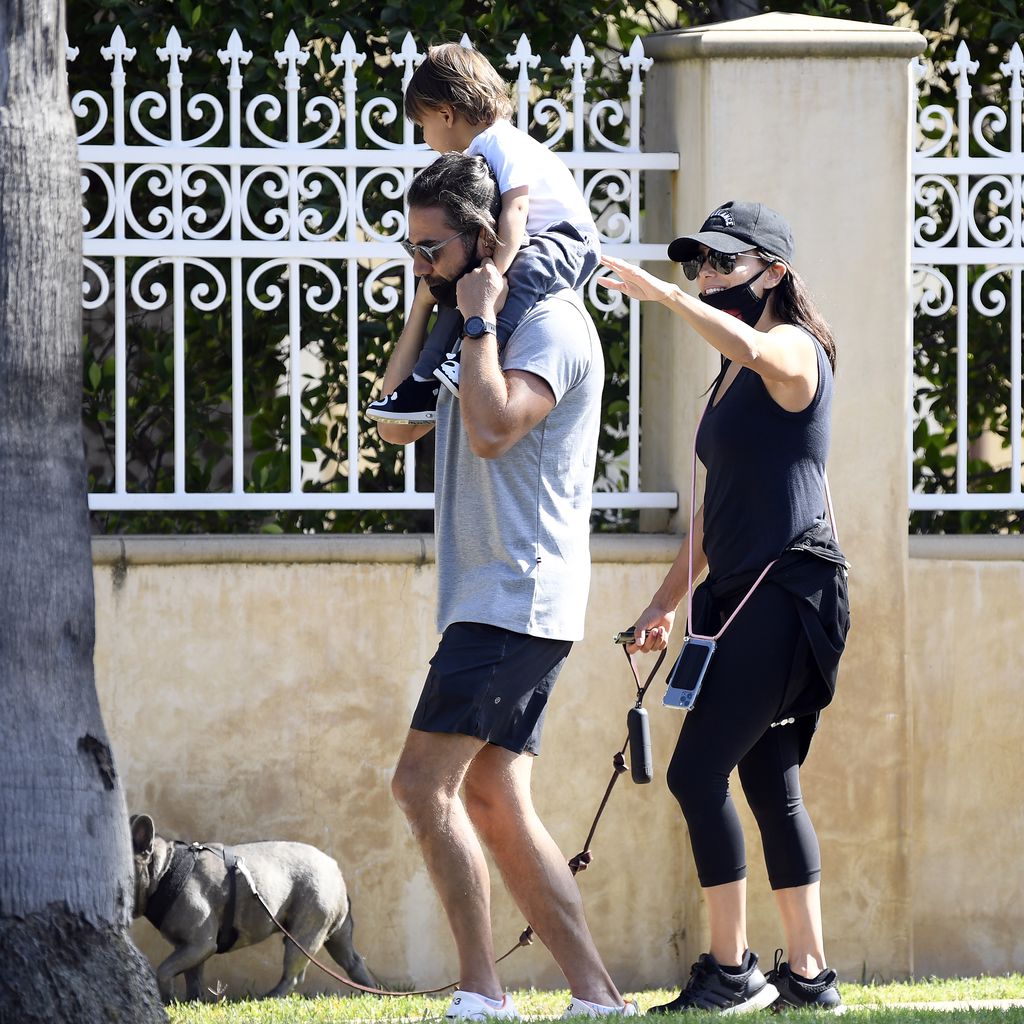Eva Longoria mit ihrem Mann José und Sohnemann Santiago