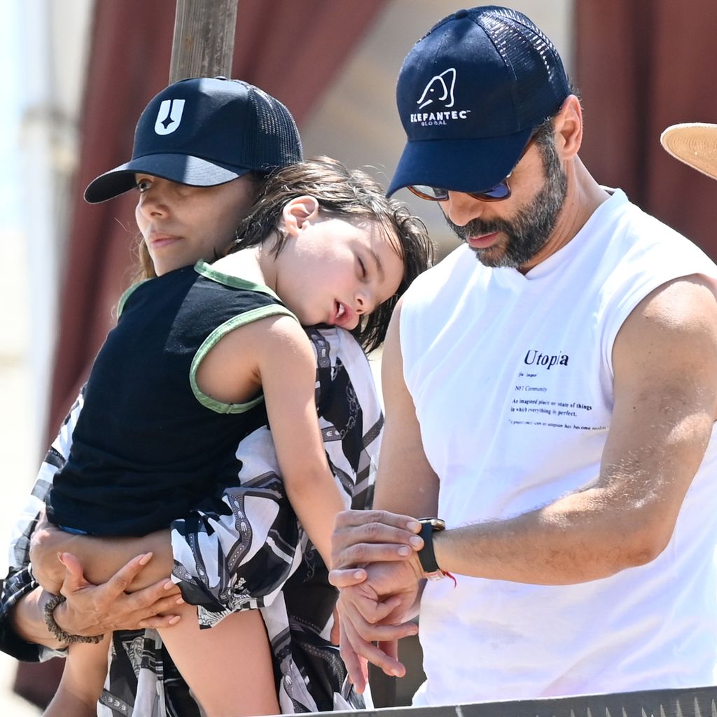 Eva Longoria und ihr Mann José Bastón mit ihrem Sohn Santiago