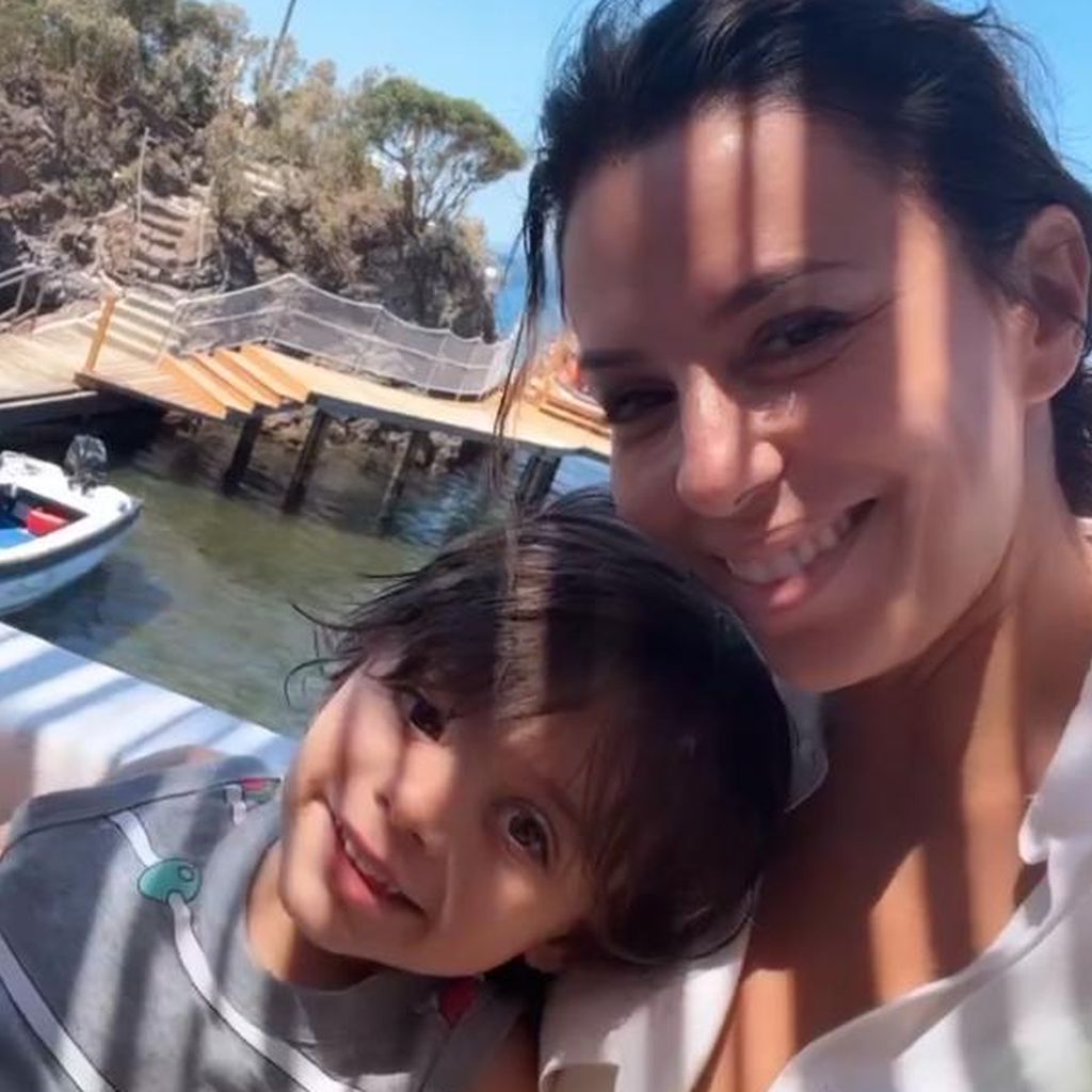 Eva Longoria und ihr Sohn Santiago im Sommerurlaub