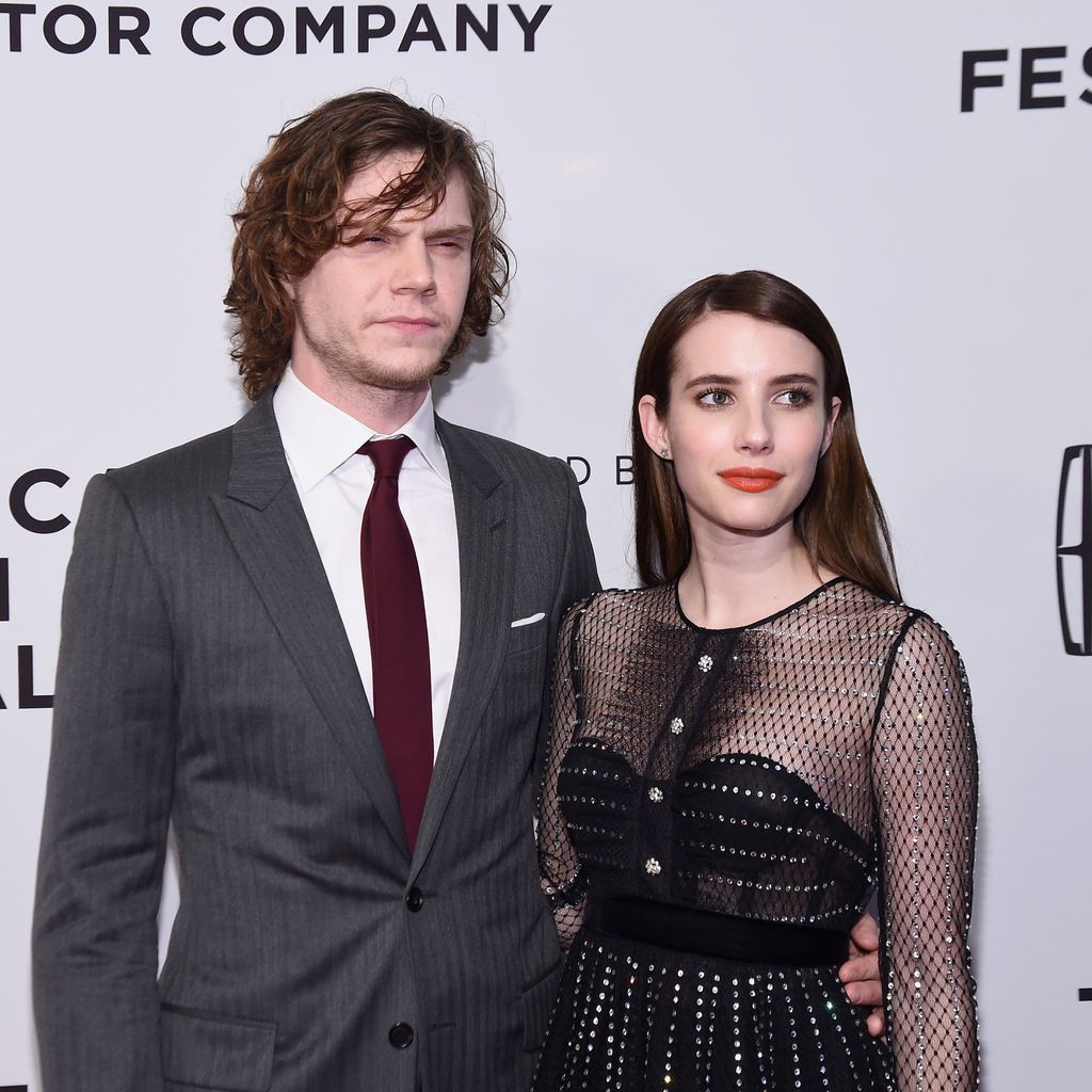 Evan Peters und Emma Roberts, 2017