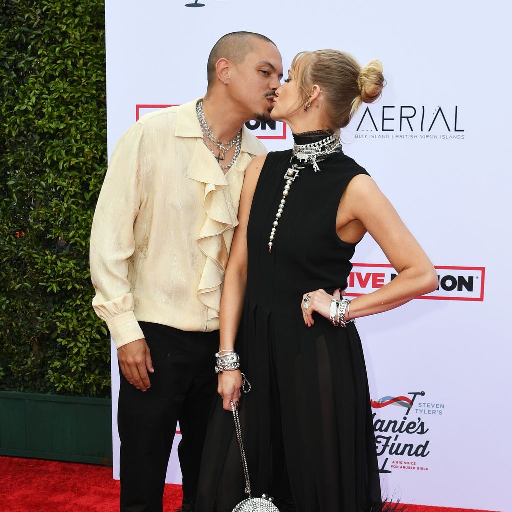Evan Ross und Ashlee Simpson bei einem Event im April 2022