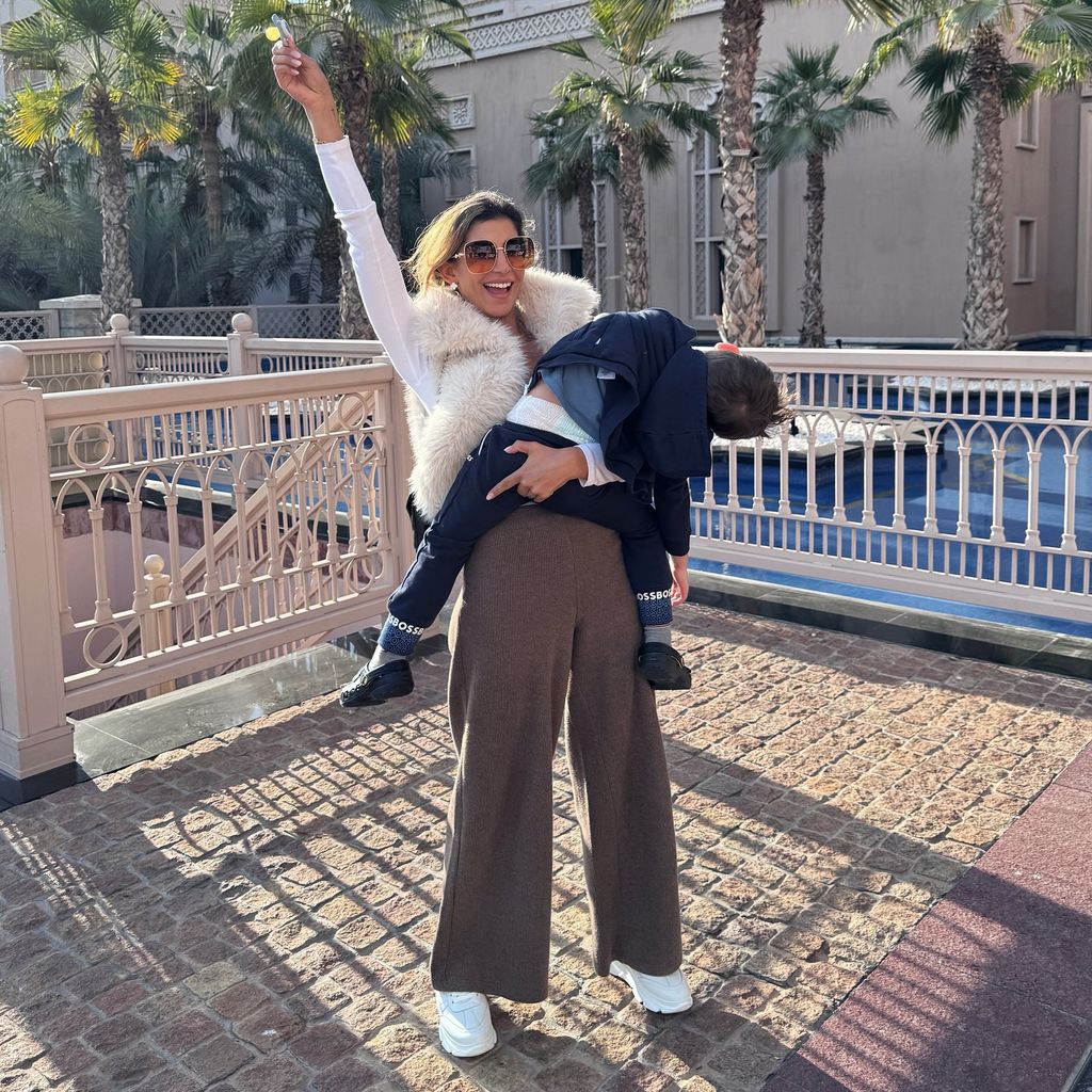 Evanthia Benetatou mit ihrem Sohn George, Januar 2025