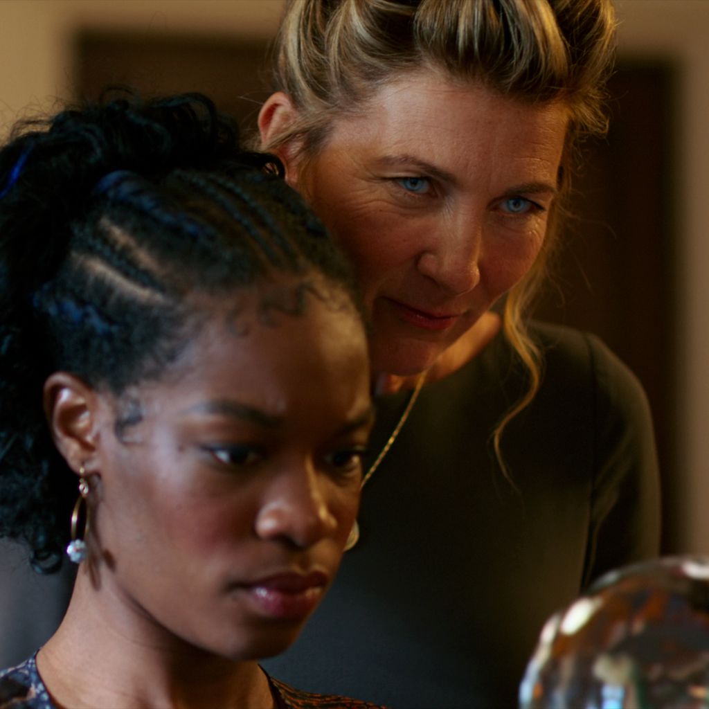 Eve Best und Precious Mustapha in "Fate: The Winx Saga"