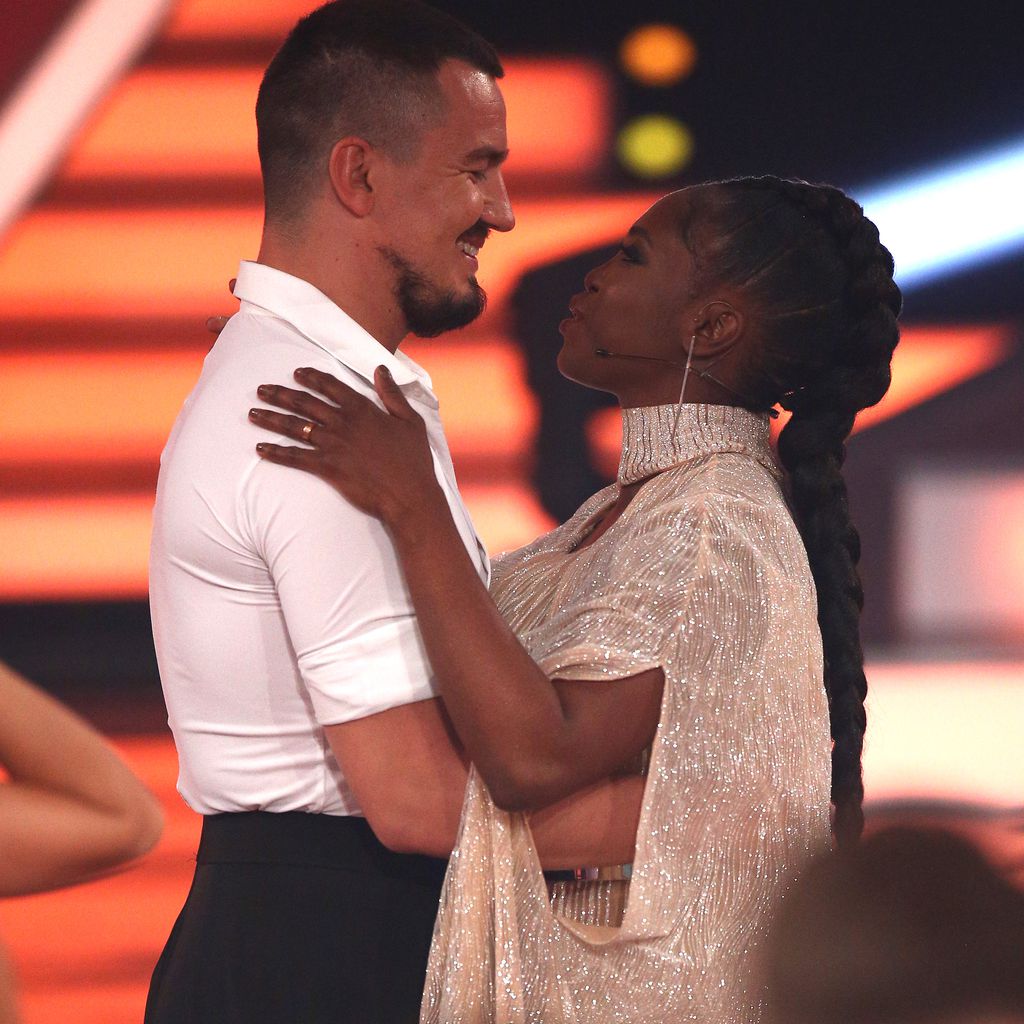 Evgenij Voznyuk und Motsi Mabuse beim "Let's Dance"-Finale 2019