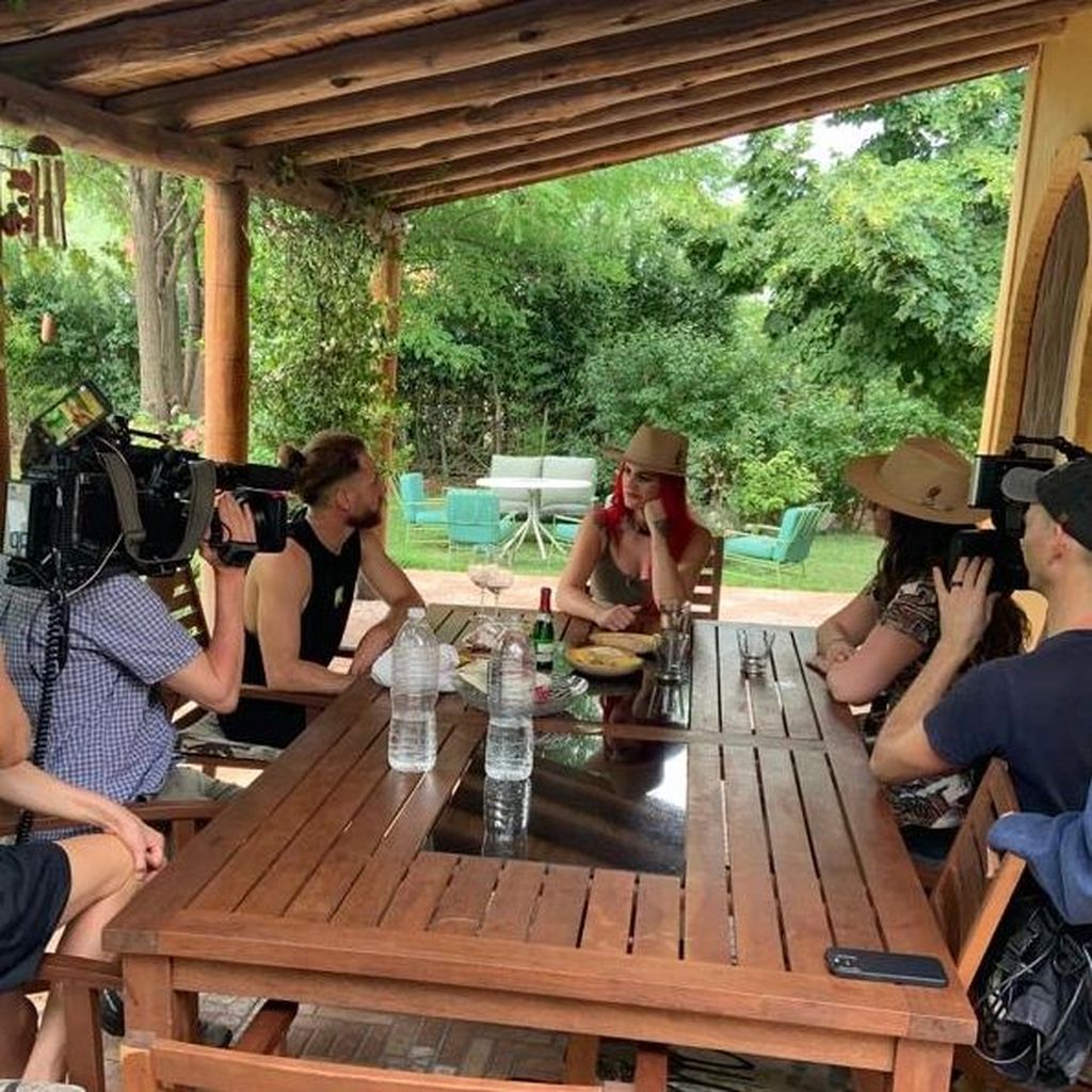 Ezequiel, Lisa und Sybille bei den "Bauer sucht Frau International"-Dreharbeiten
