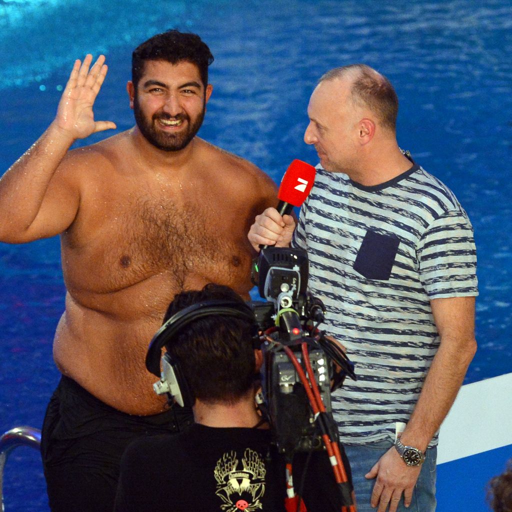 Faisal Kawusi und Frank Buschmann beim "TV Total Turmspringen" 2015