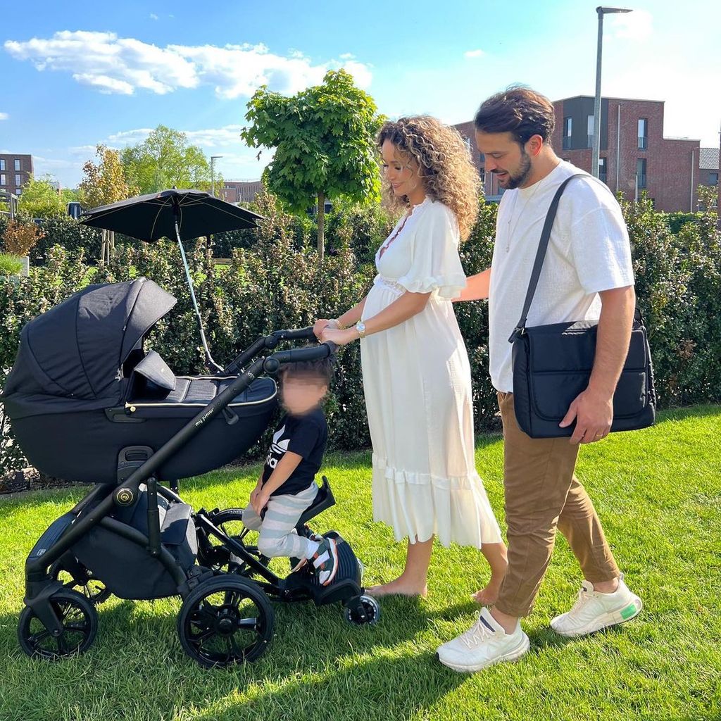 Samira und Yasin Cilingir mit ihrem Sohn