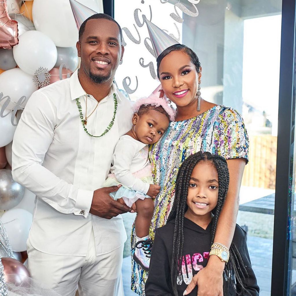 LeToya Luckett mit Ehemann Tommicus Walker und den Töchtern Madison und Gianna