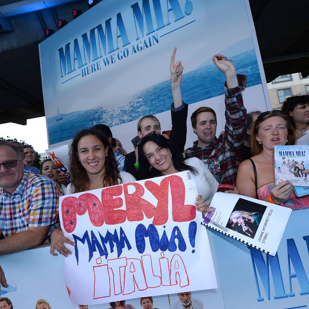 Fans bei der Weltpremiere von "Mamma Mia! Here We Go Again"