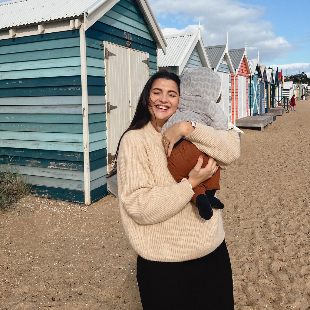 Fata Hasanović mit ihrem Sohn Malik in Australien, April 2024