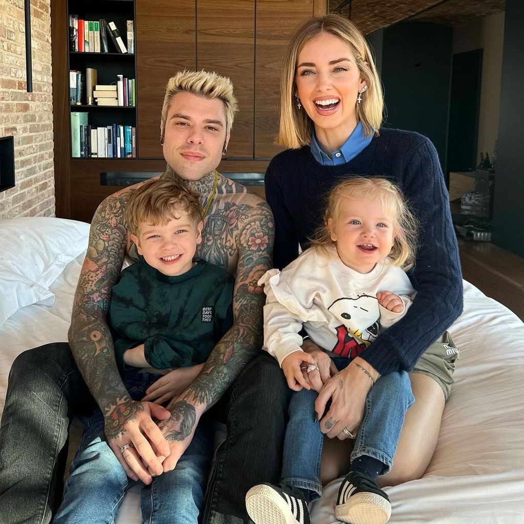 Fedez und Chiara Ferragni mit ihren Kindern im März 2023