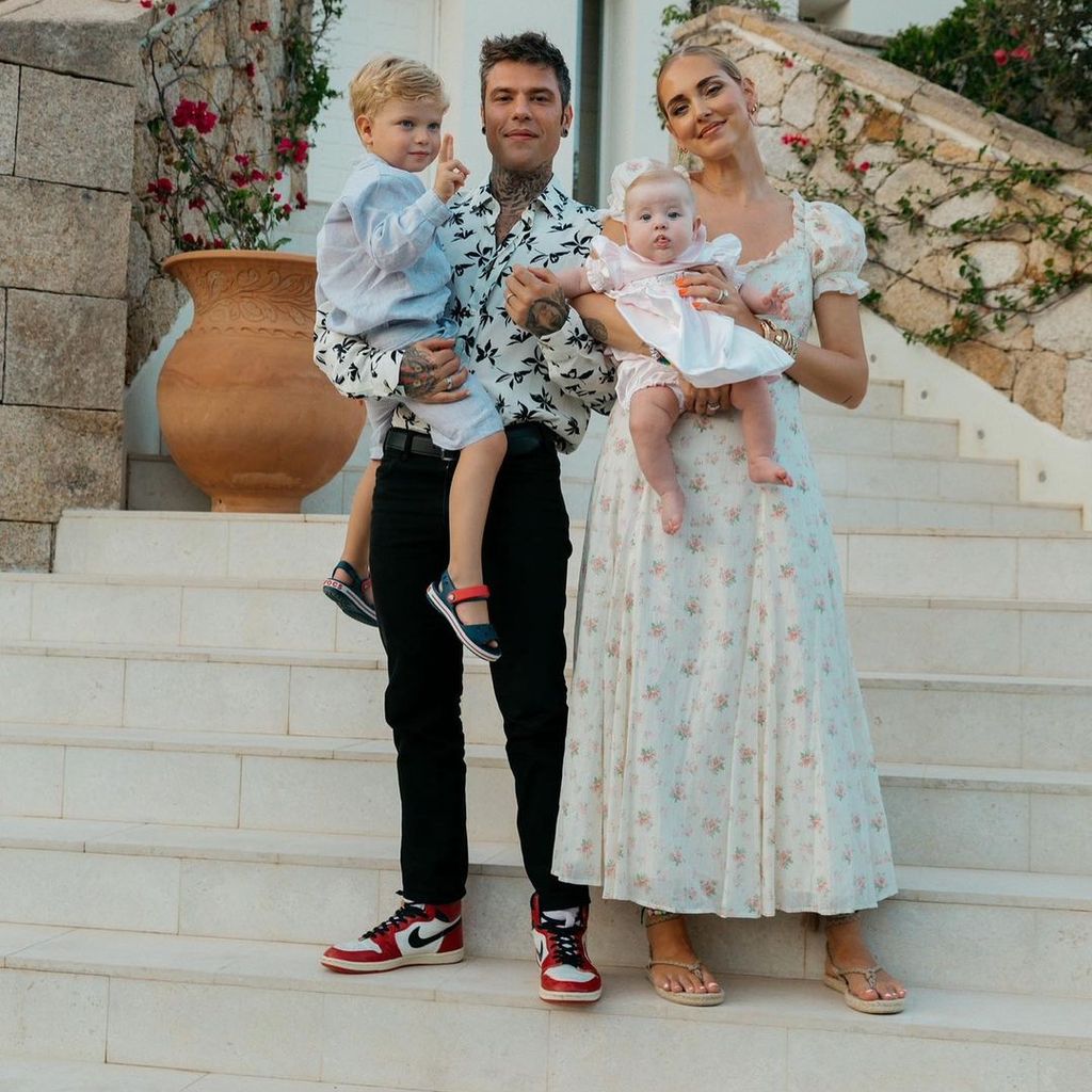 Fedez und Chiara Ferragni mit ihren Kindern Leone und Vittoria