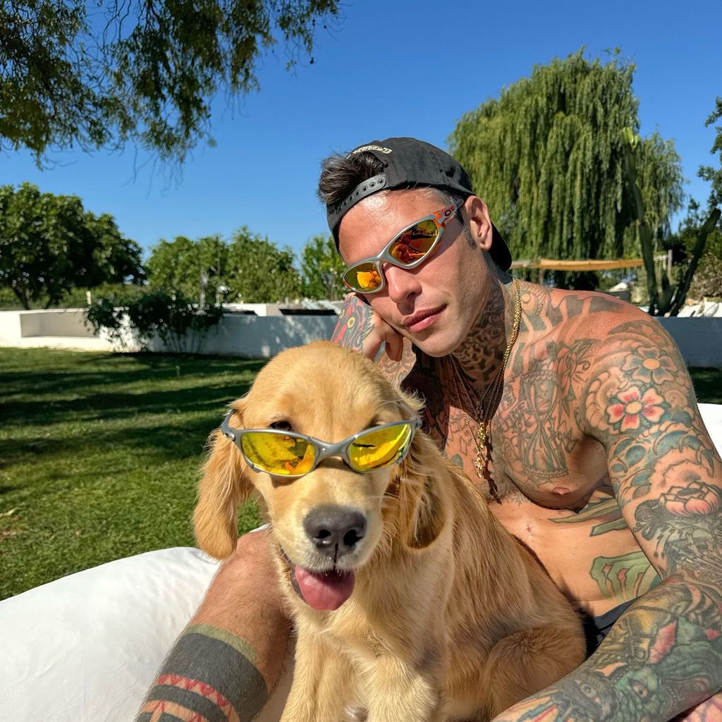 Rapper Fedez mit seinem Hund, Juli 2024
