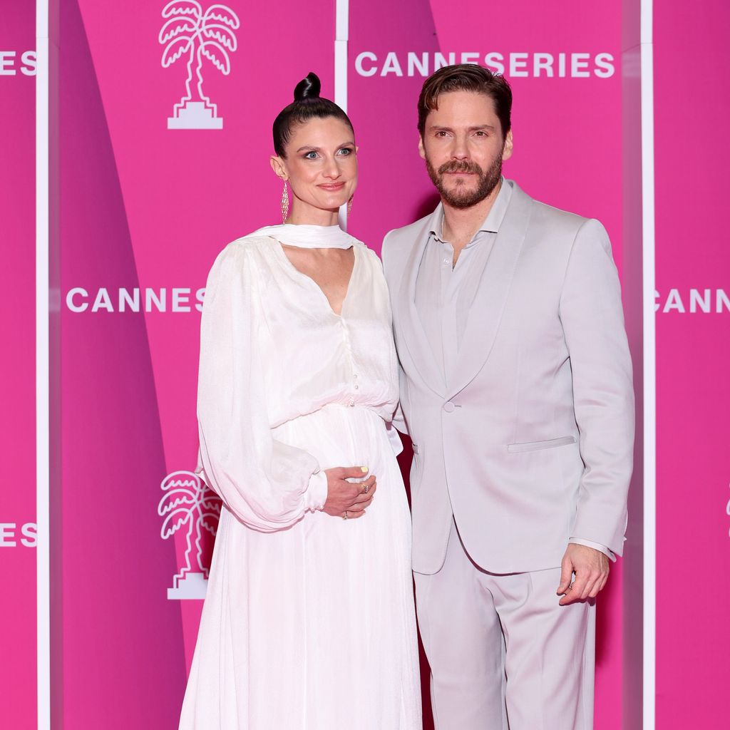Felicitas Rombold and Daniel Brühl im April 2024