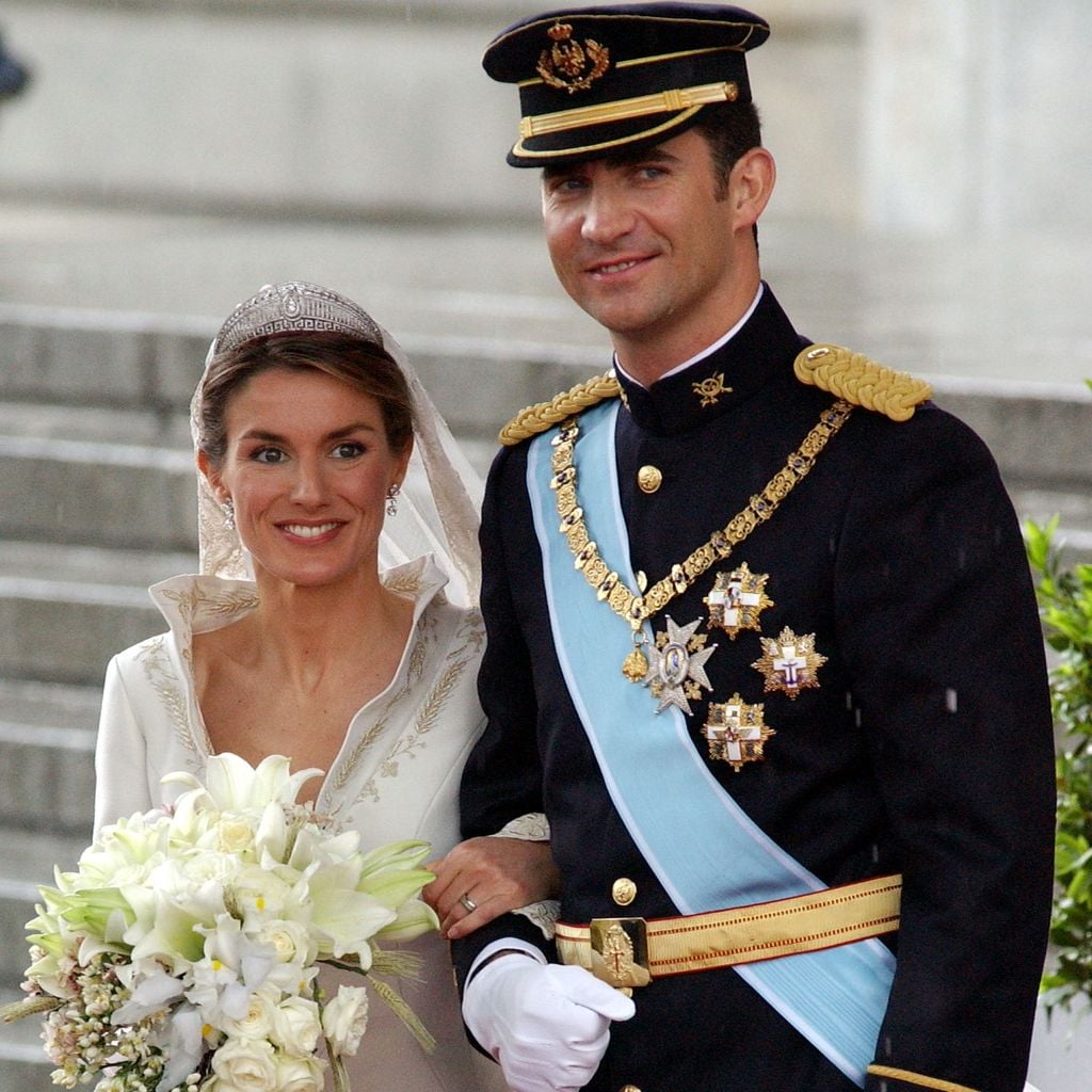 Felipe de Bourbon und Letizia Ortiz nach ihrer Trauung an der Almudena-Kathedrale in Madrid, 22. Mai 2004