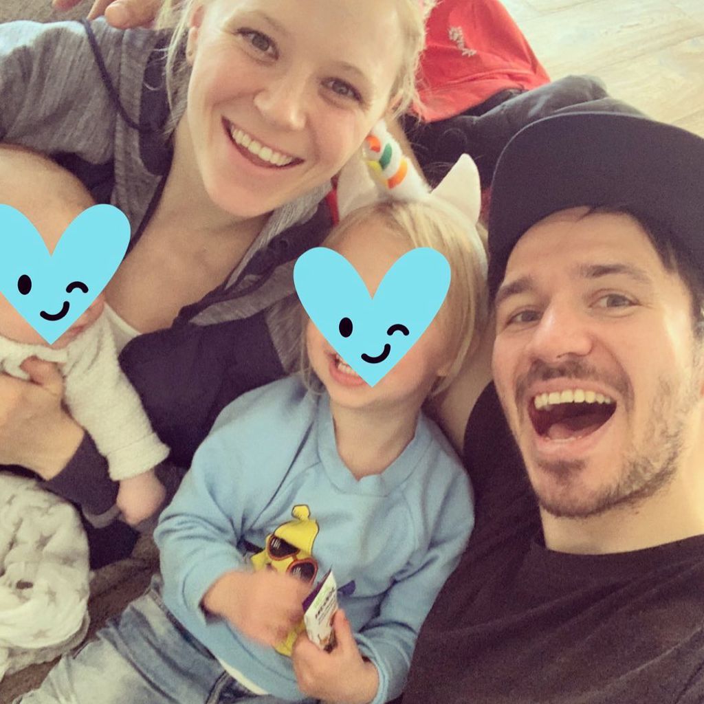 Felix Neureuther mit seiner Frau Miriam und den Kids