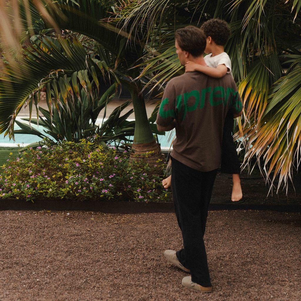 Felix Stein und sein Sohn im Fuerteventura-Urlaub im Juni 2025