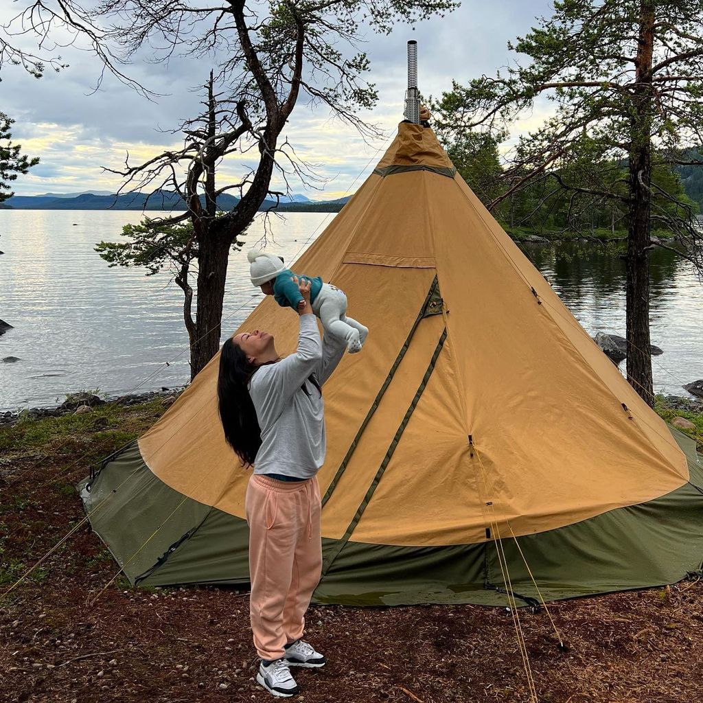Fernanda Brandao mit Tochter Aurora im August 2022