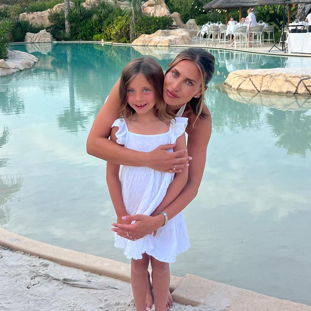 Reality-TV-Bekanntheit Ferne McCann und ihre Tochter Sunday
