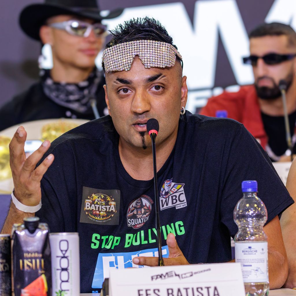 Fes Batista spricht bei der Pressekonferenz zum Fame Fighting in der Ostermann Arena in Leverkusen