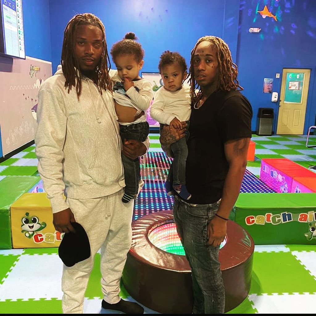 Fetty Wap mit seinen Kindern und Twyshon Depew