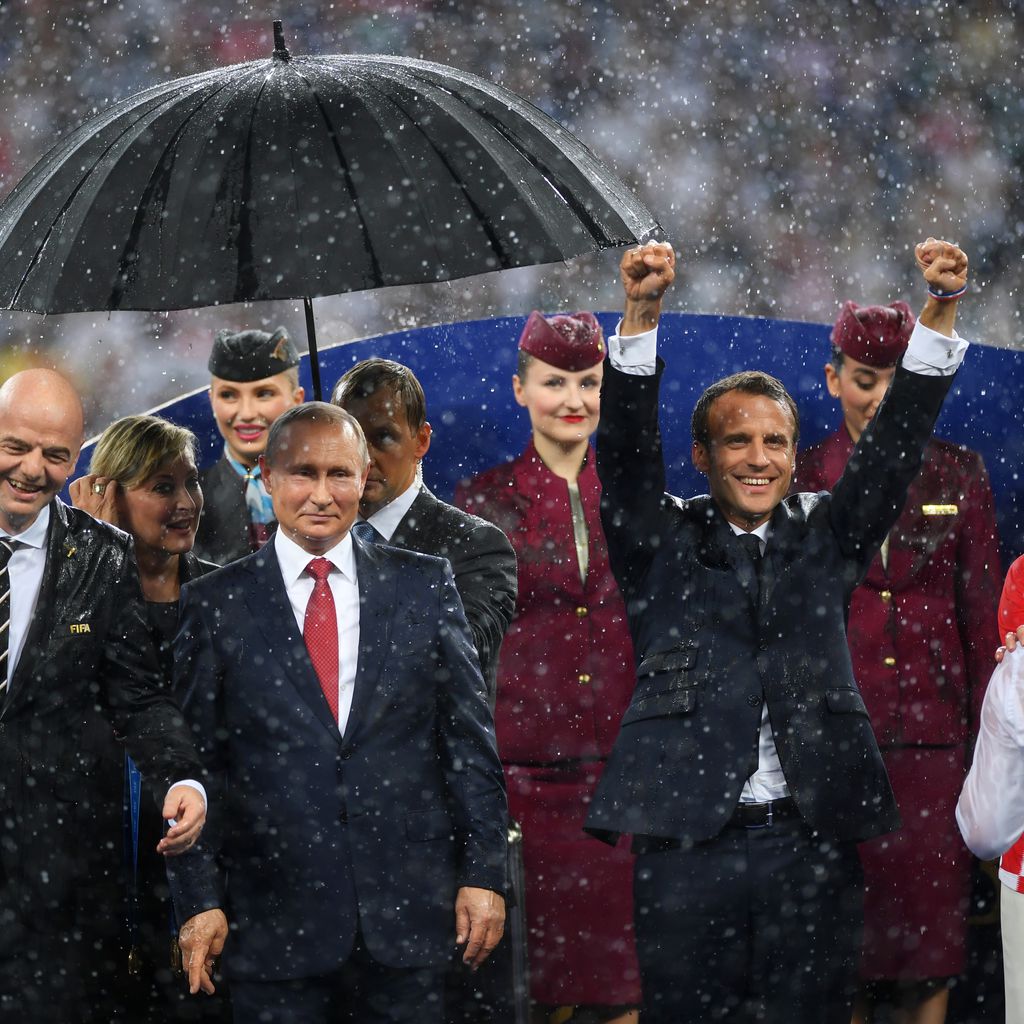 FIFA-Präsident Gianni Infantino, Wladimir Putin und Emmanuel Macron nach dem WM-Finale 2018