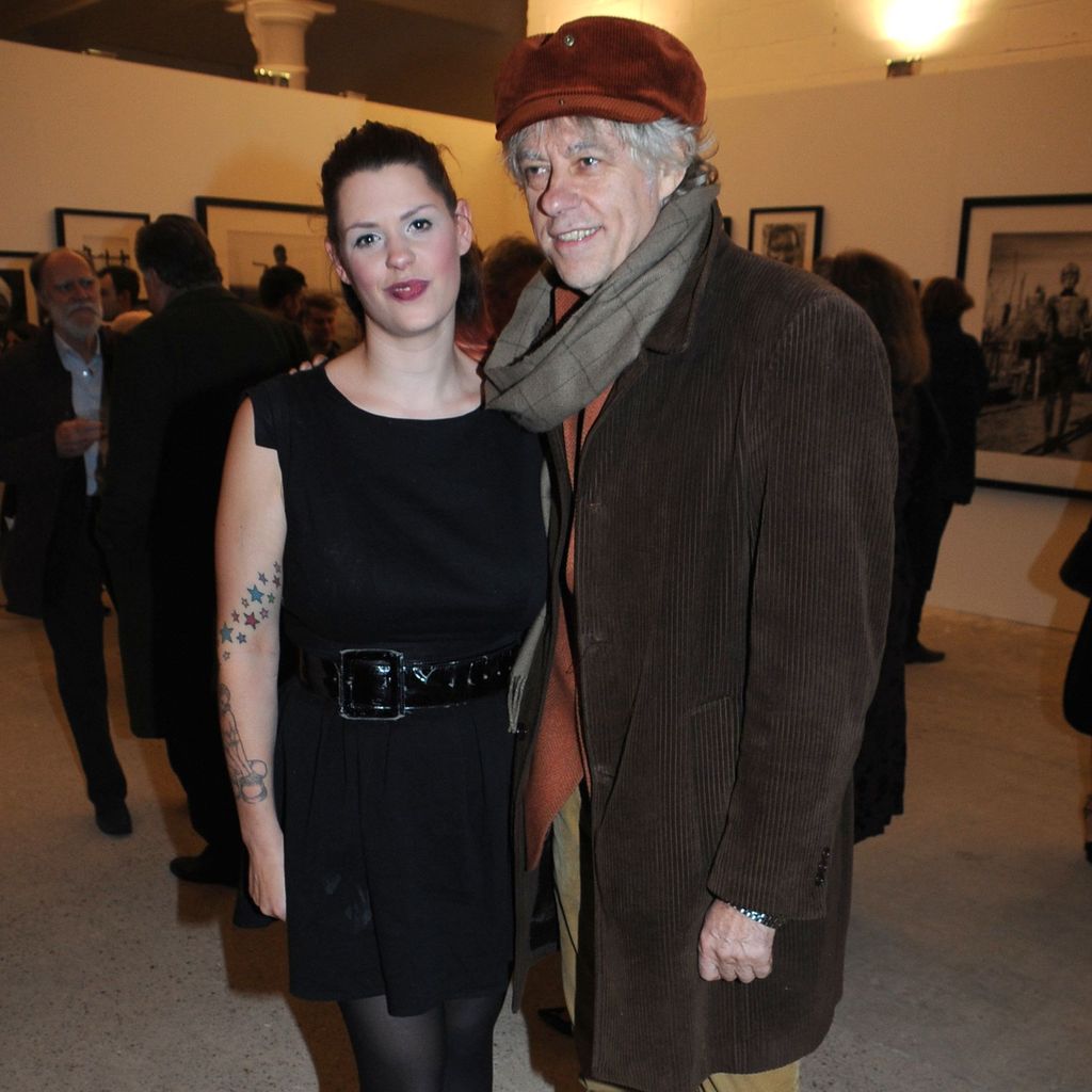 Fifi Geldof mit ihrem Vater Bob bei der "In Ethiopia"-Ausstellung von Nikolai von Bismarck in London