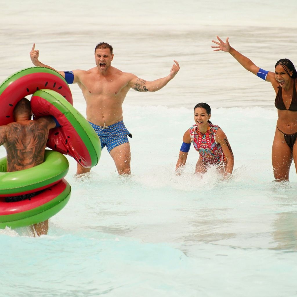 Filip Pavlovic, Mimi Kraus, Fernanda Brandao und Cecilia Asoro bei den "RTL Wasserspielen"