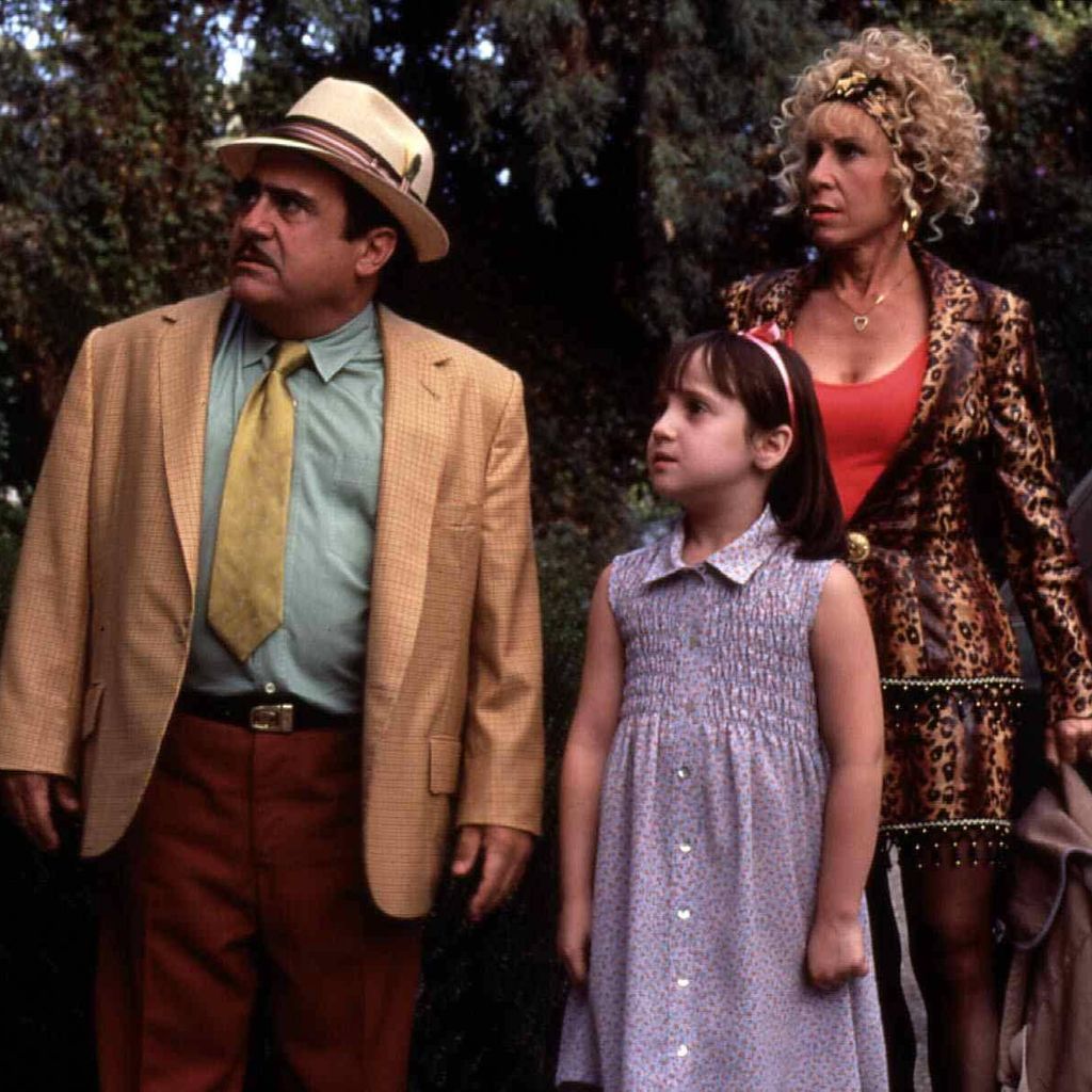 Filmszene aus "Matilda" (1996) mit Danny DeVito, Mara Wilson und Rhea Perlman