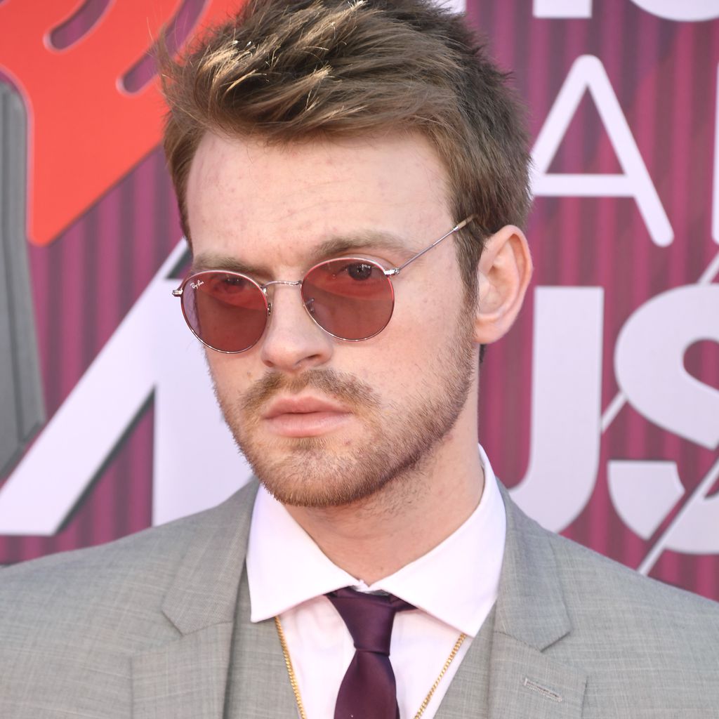 Finneas O'Connell, Sänger und Songwriter