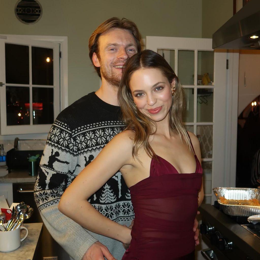 Finneas O'Connell und Claudia Sulewski im Februar 2024