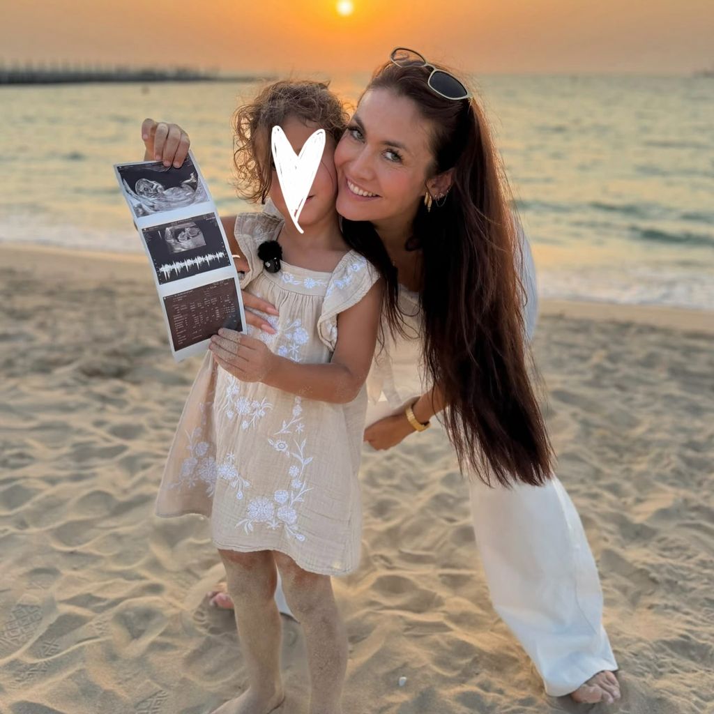Fiona Erdmann mit ihrer Tochter Neyla, September 2026