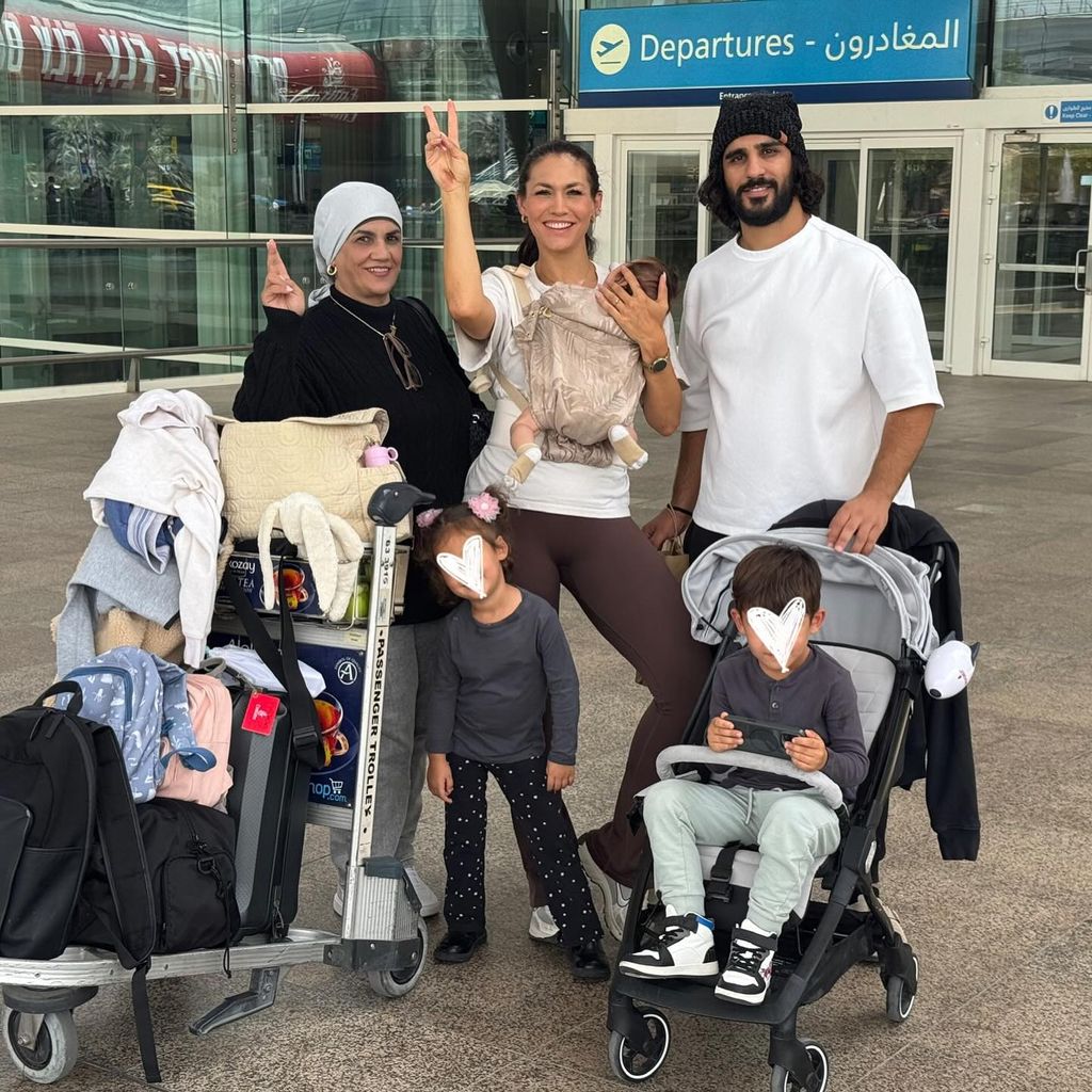 Fiona Erdmann mit ihrer Schwiegermutter, ihrem Ehemann und ihren Kinder