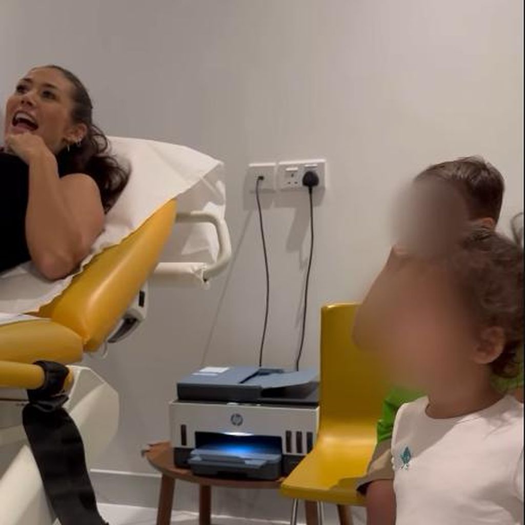 Fiona Erdmann und ihre zwei Kinder im Oktober 2024