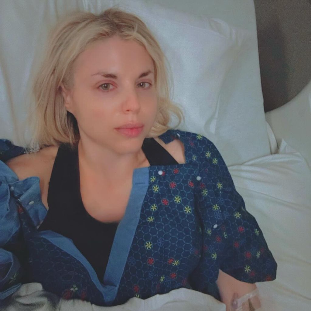 Sängerin Firerose Cyrus nach ihrer OP, 2024