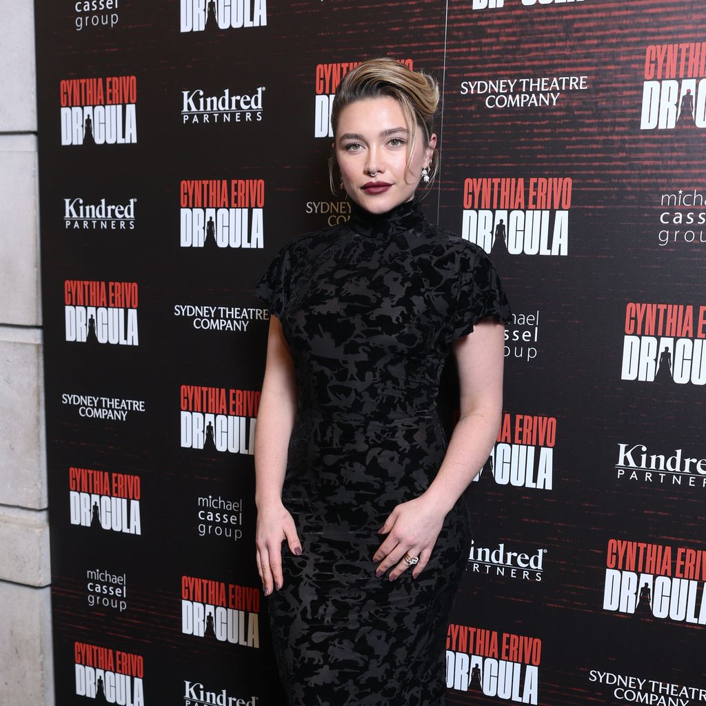 Florence Pugh bei der Premiere von "Dracula" im Noel Coward Theatre in London