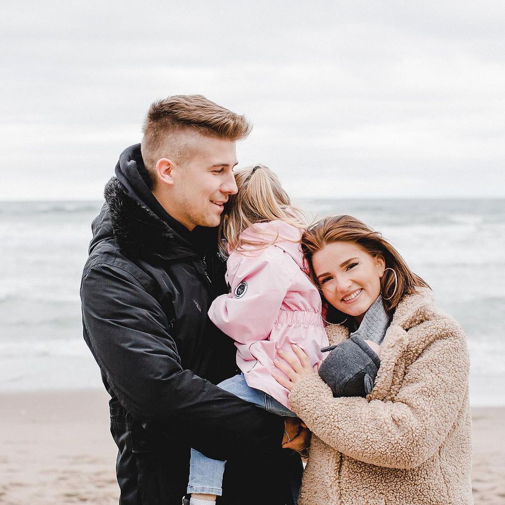 Florian Thiele und Julia Schulze mit ihren Kindern Mila und Leo