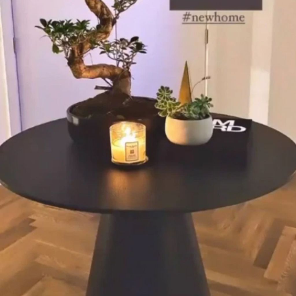 Max Parker und Kris Mochries Wohnung, Dezember 2020