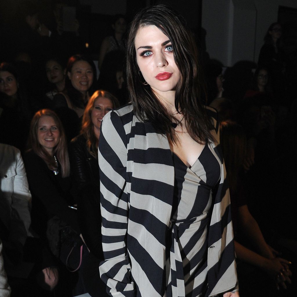 Frances Bean Cobain bei der Gareth Pugh Show auf der London Fashion Week