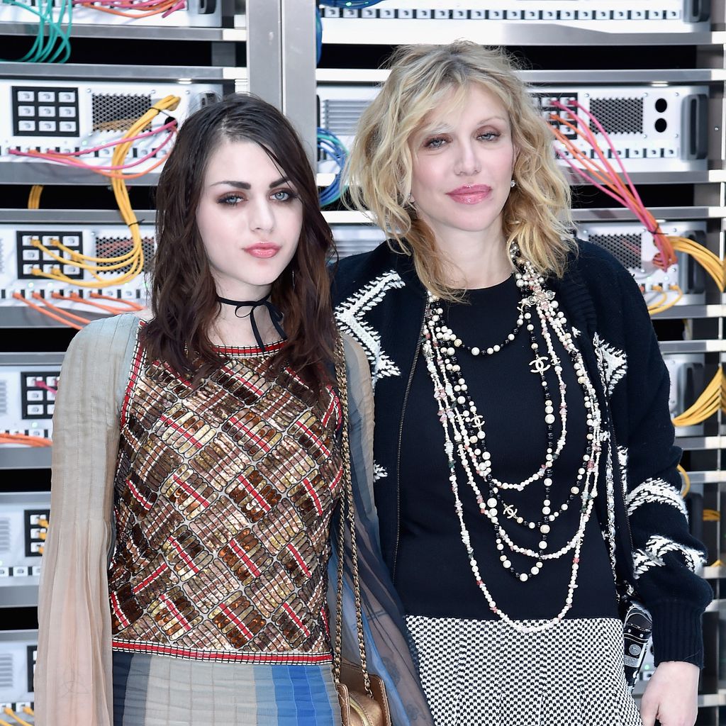 Frances Bean Cobain und Courtney Love bei der Fashion Week in Paris