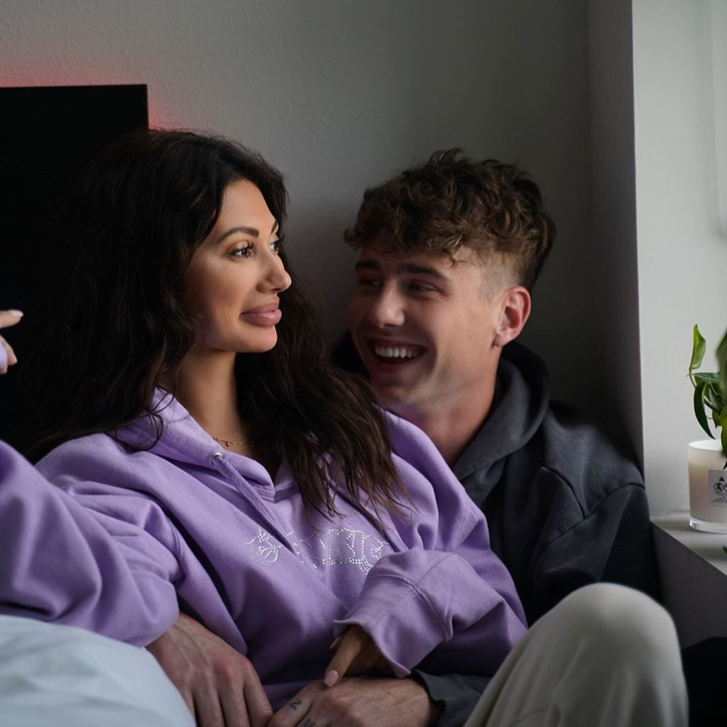 Francesca Farago und Harry Jowsey, bekannt aus "Finger weg!"