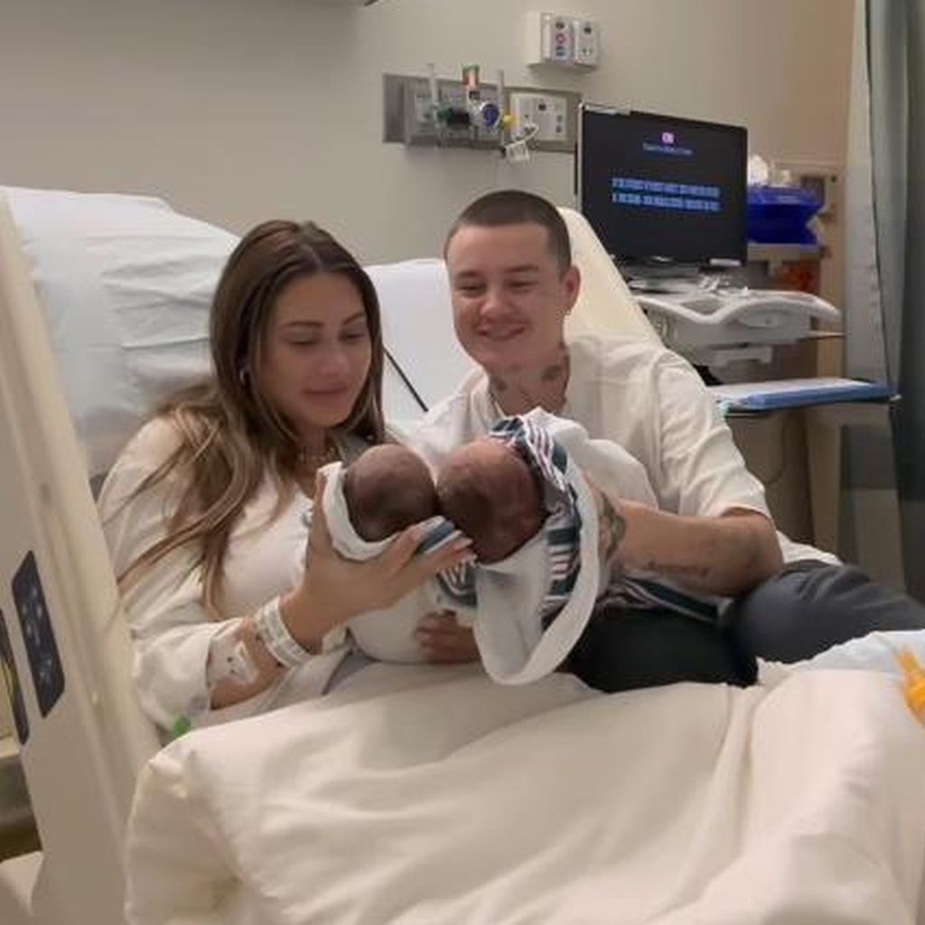 Francesca Farago und Jesse Sullivan mit ihren Babys, November 2024