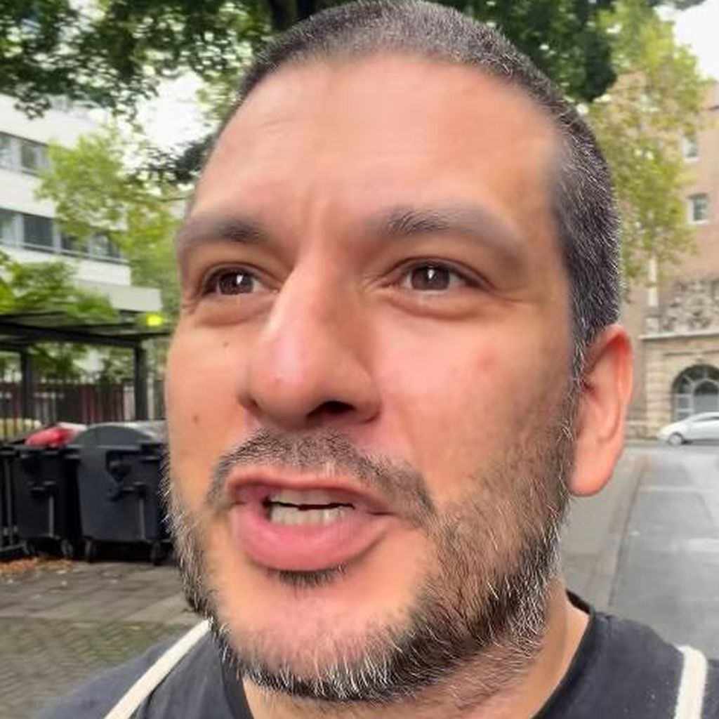 Francisco Medina mit seinem neuen Kurzhaarschnitt, September 2026