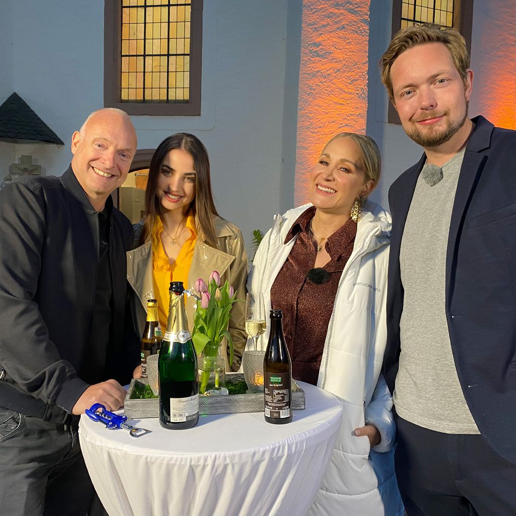 Frank Buschmann, Ekatarina Leonova, Janine Kunze, Bastian Bielendorfer beim "Wunschmenü der Stars"
