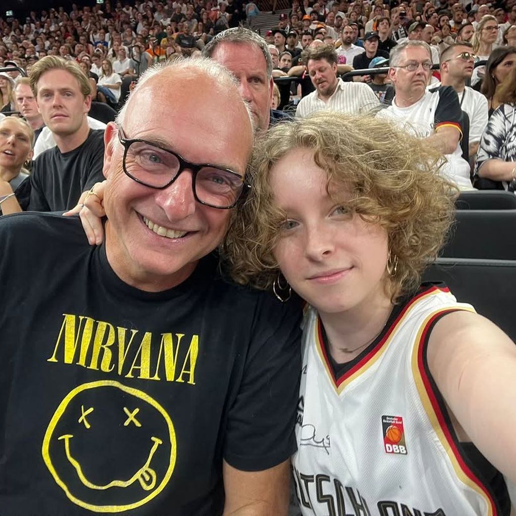 Sportmoderator Frank Buschmann mit seiner Tochter