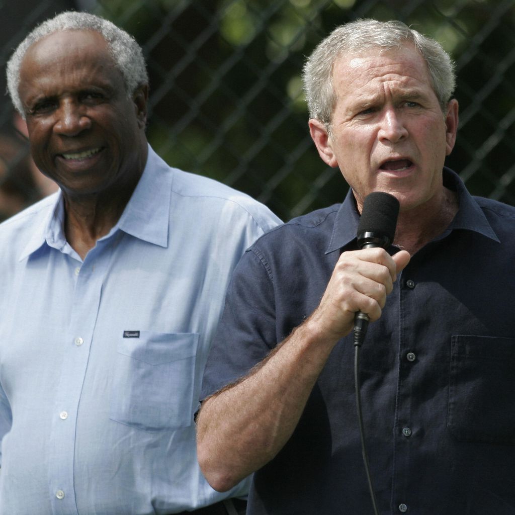 Frank Robinson und George W. Bush